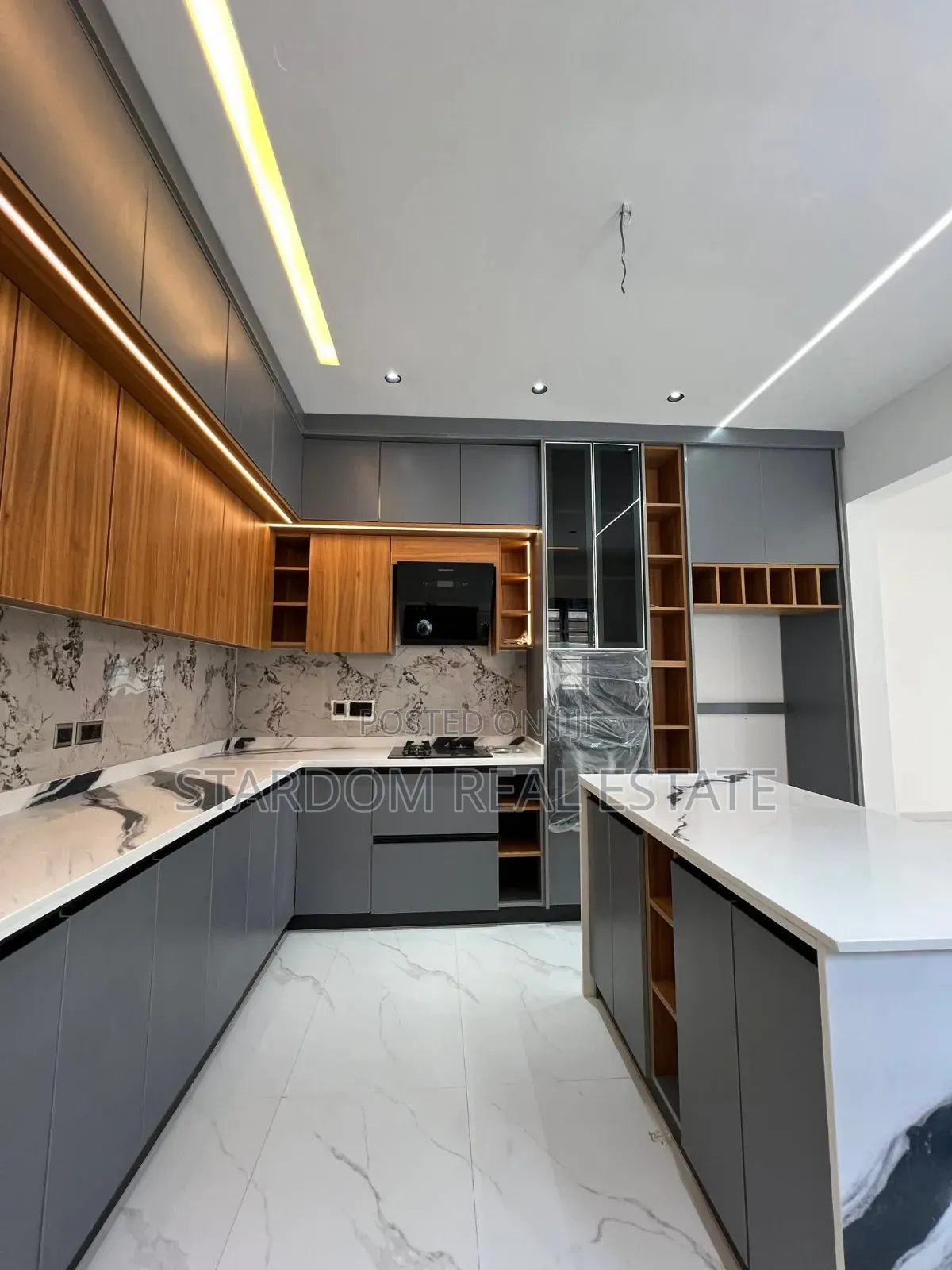 3bdrm Bungalow in Lakeside Estate for sale in Lake Side Estate