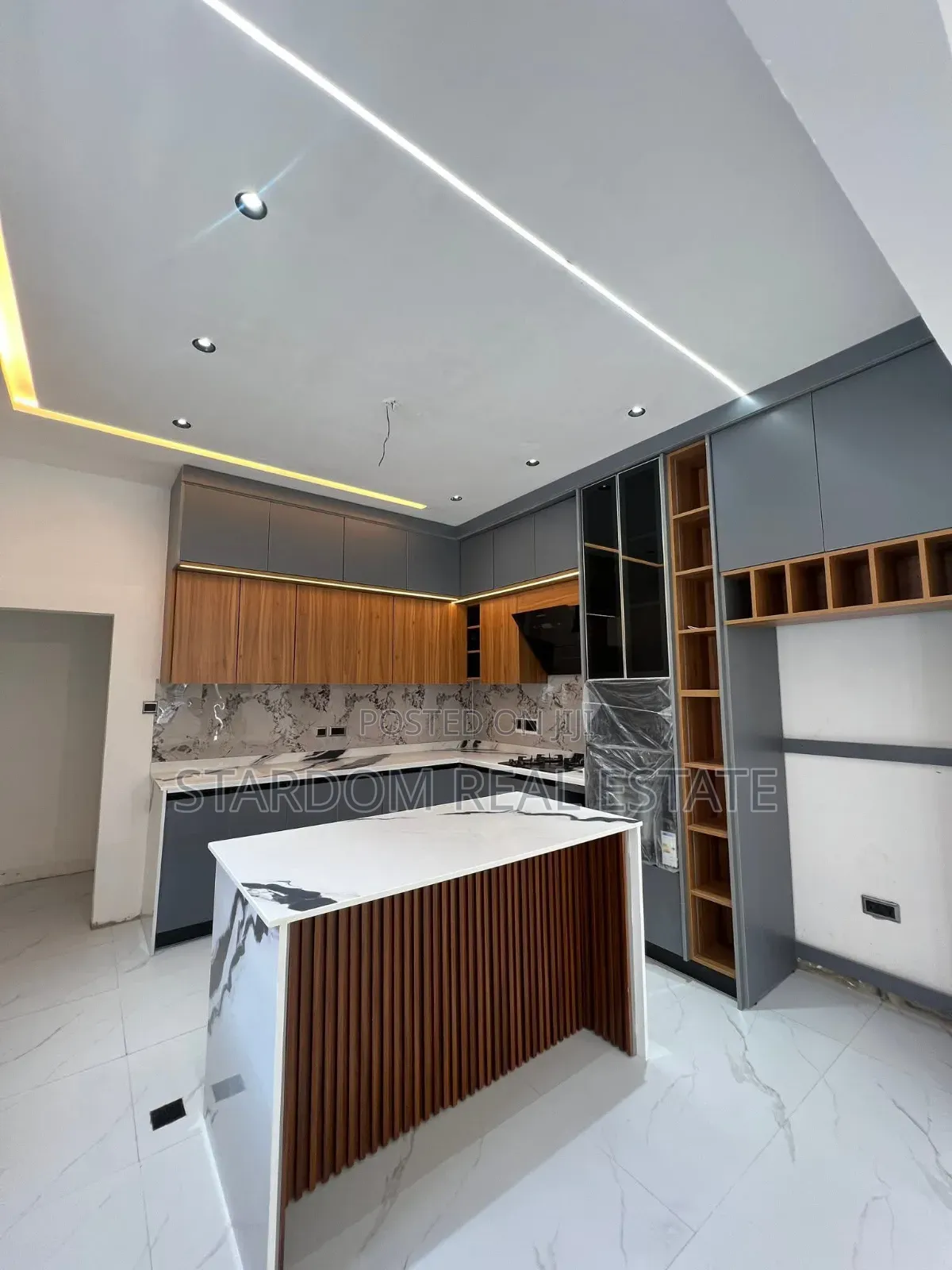 3bdrm Bungalow in Lakeside Estate for sale in Lake Side Estate