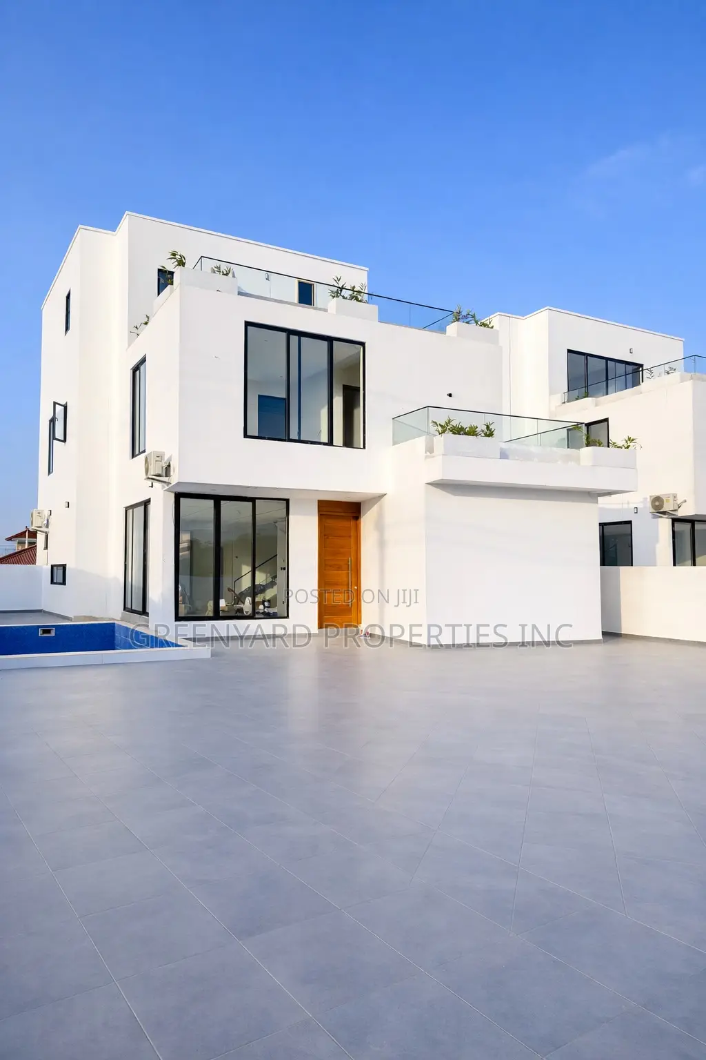 6bdrm Mansion in Adjiringanor, Adjiriganor for sale in Adjiriganor