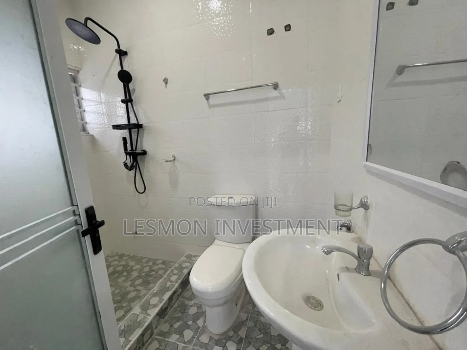 3bdrm Bungalow in Lesmon Investments, Baatsona Total for sale in Baatsona Total