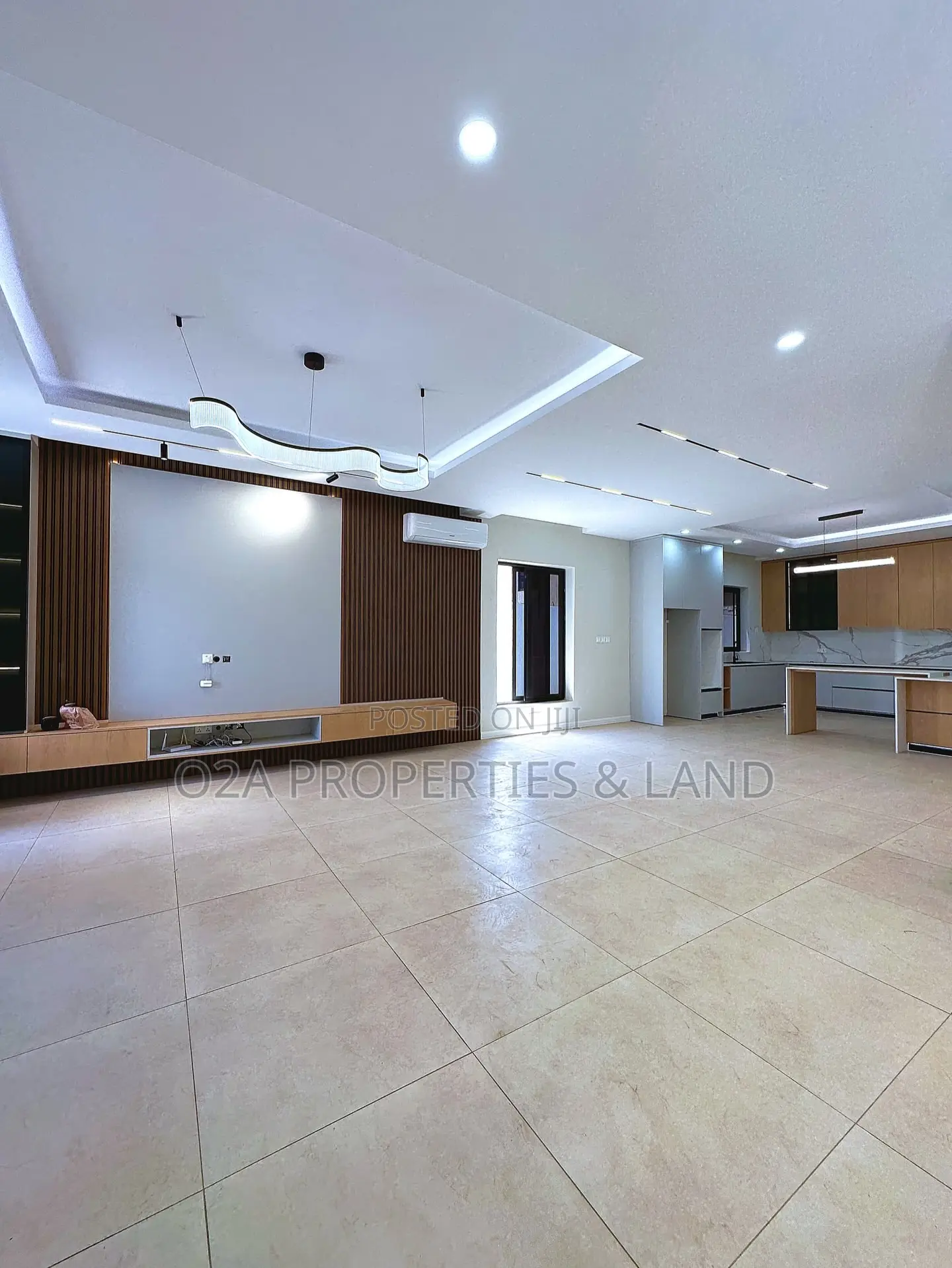 5bdrm House in East Airport for sale in Airport Residential Area