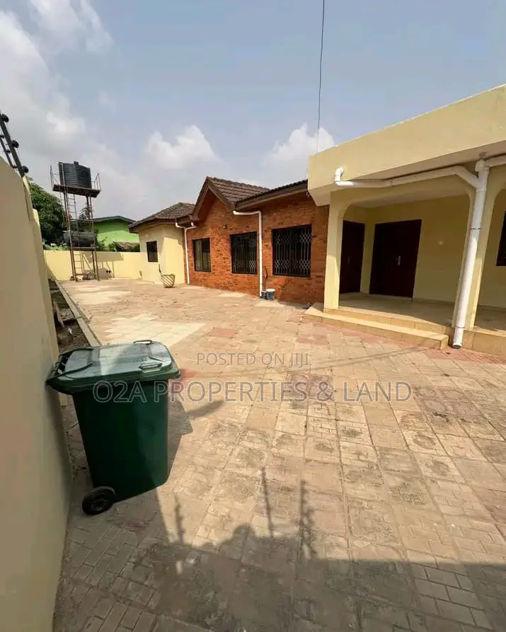 4bdrm House in Blue Kiosk, The Mall for rent in The Mall