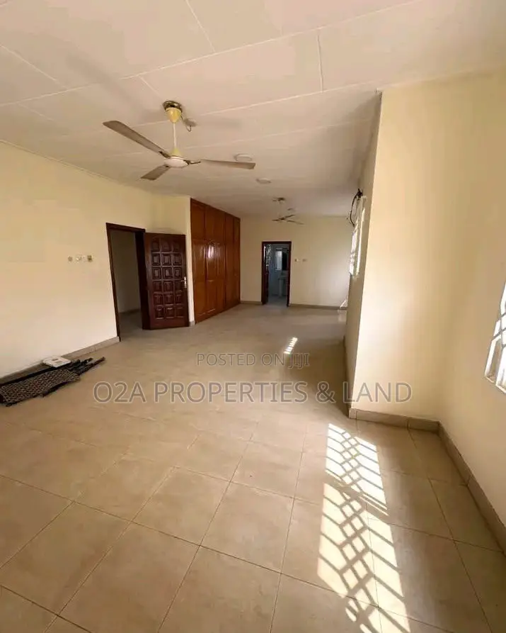 4bdrm House in Blue Kiosk, The Mall for rent in The Mall