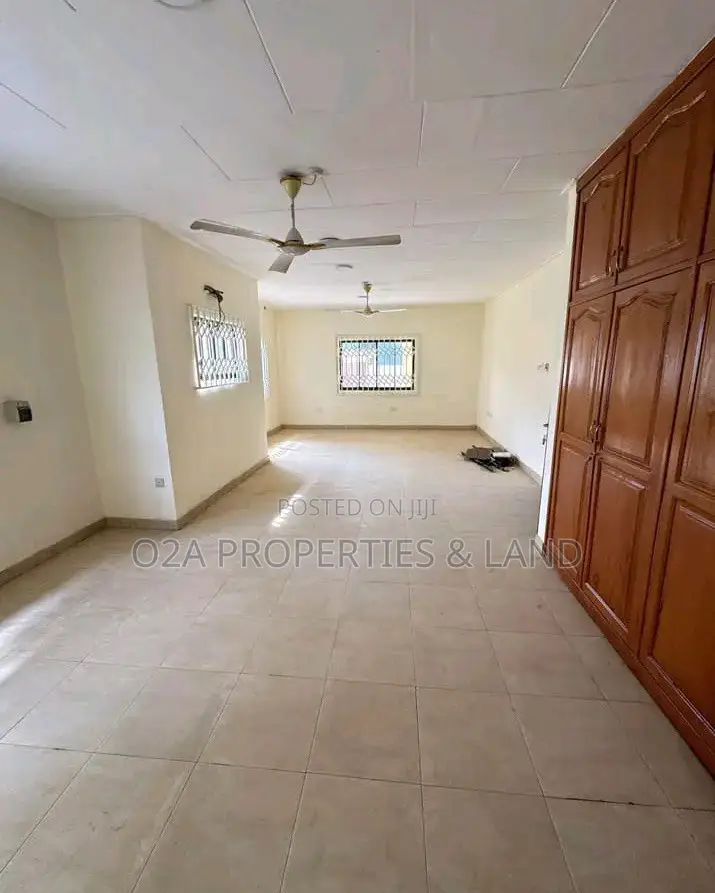 4bdrm House in Blue Kiosk, The Mall for rent in The Mall
