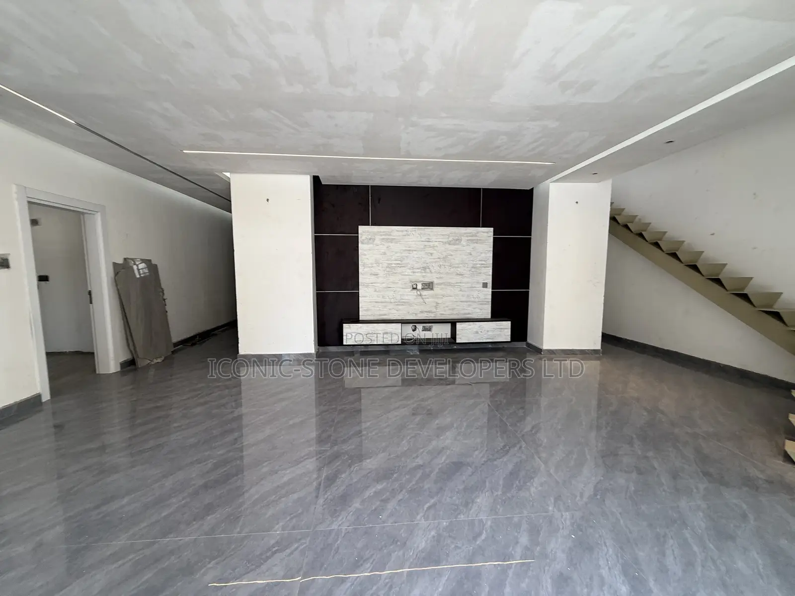 5bdrm Townhouse/Terrace in East Legon Hills for sale in East Legon