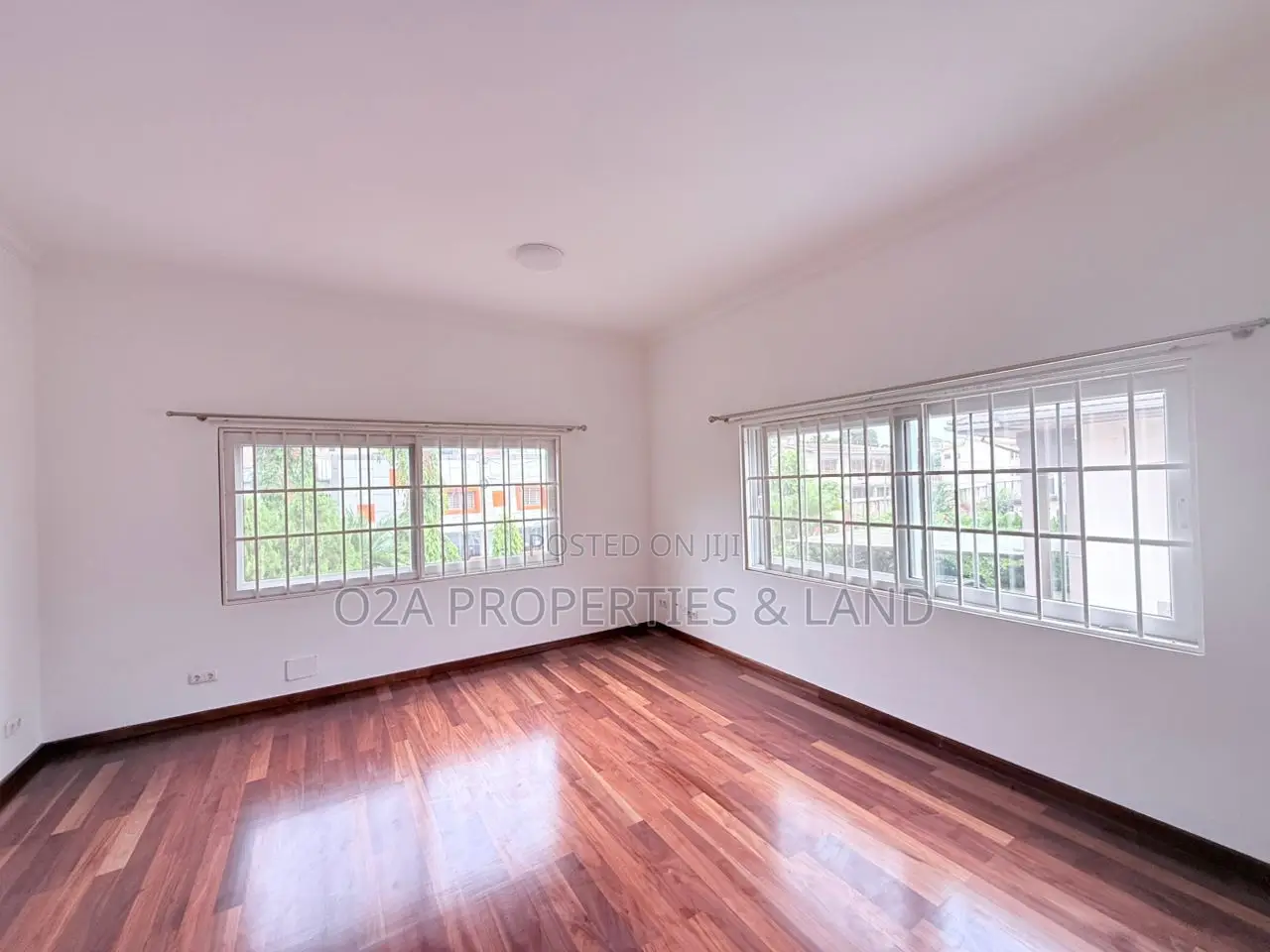 4bdrm House in Labone, Coffee Shop Area for rent in Coffee Shop Area