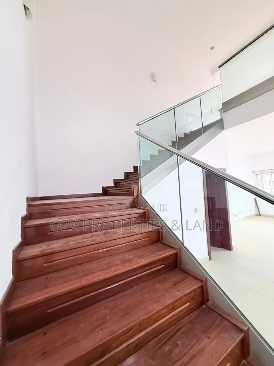 4bdrm House in Labone, Coffee Shop Area for rent in Coffee Shop Area