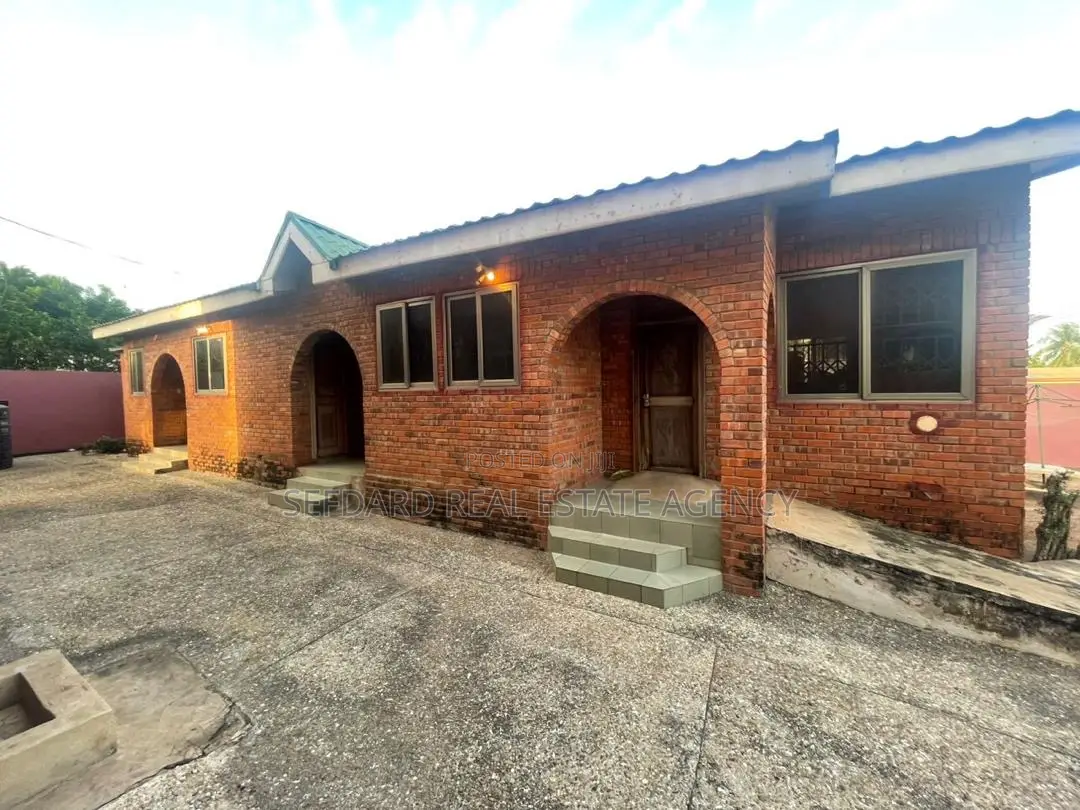 7bdrm Mansion in Sefdard Properties, Pokuase for sale in Pokuase