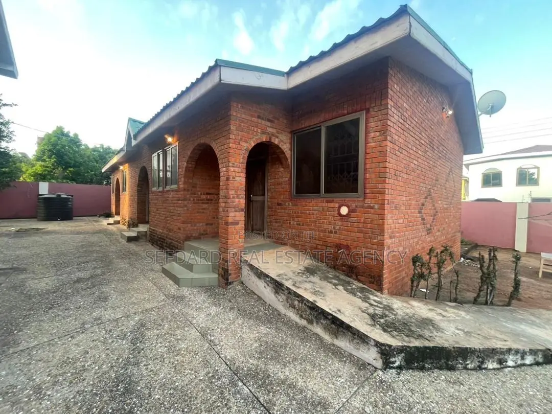 7bdrm Mansion in Sefdard Properties, Pokuase for sale in Pokuase