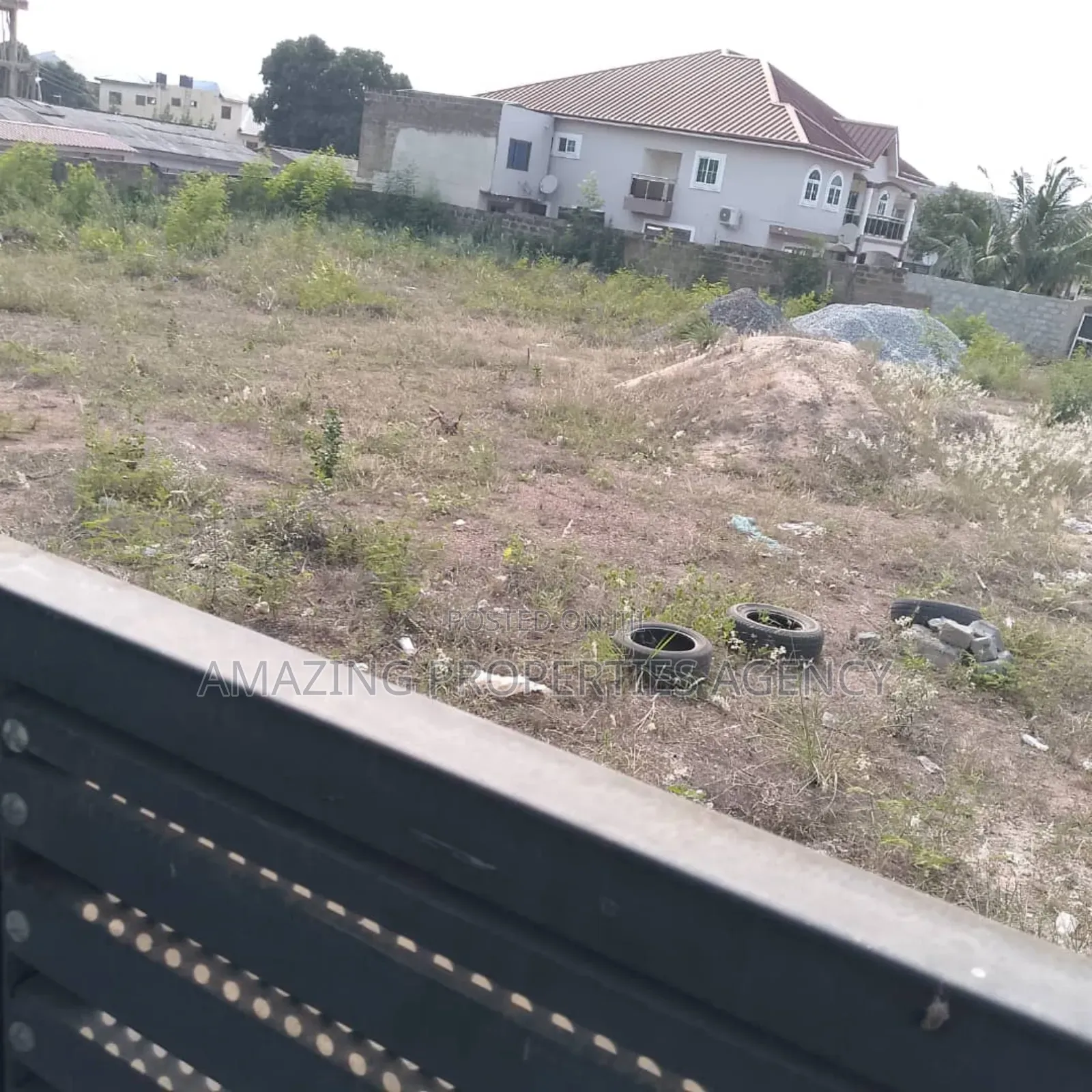 2 Plots (120ft/100ft) of Land With an Old Building for Sale Dzorwulu. in Dzorwulu