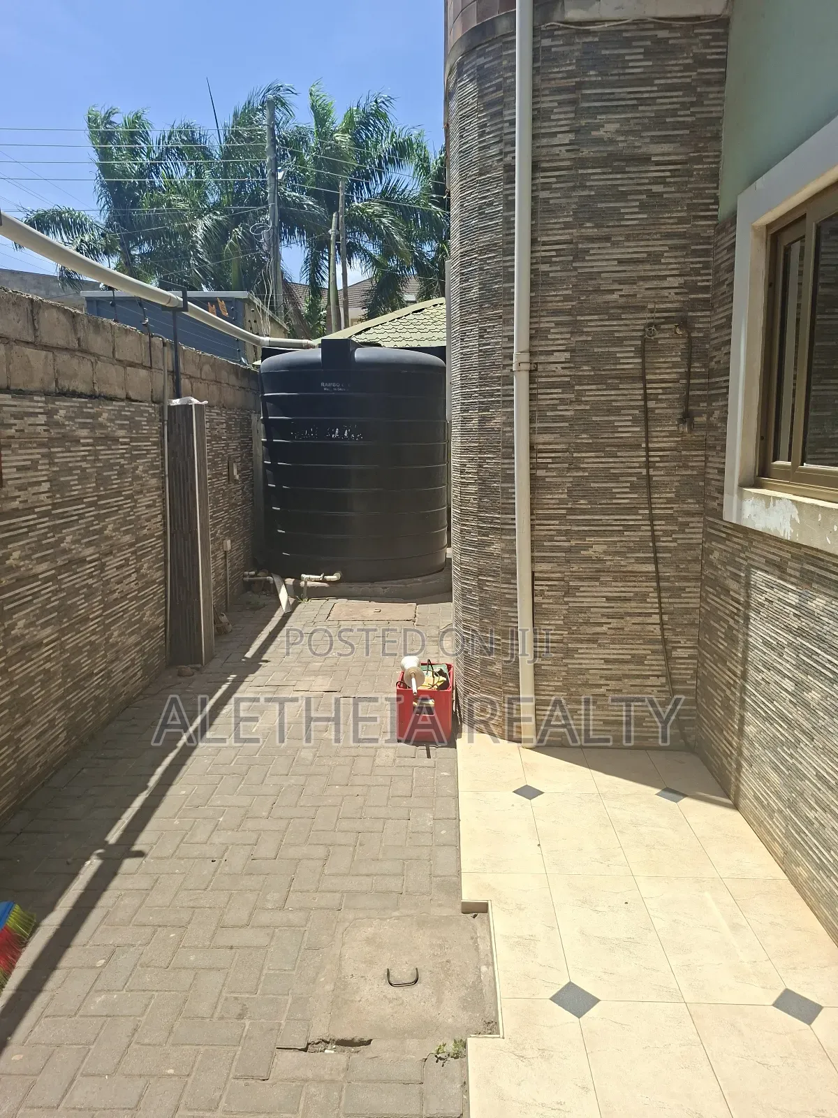 Furnished 7bdrm Mansion in American House for sale in American House