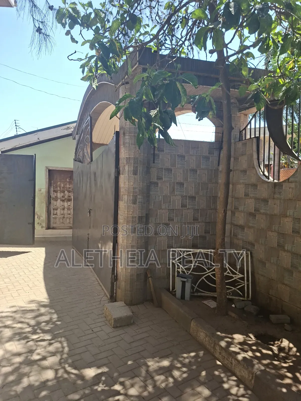 Furnished 7bdrm Mansion in American House for sale in American House