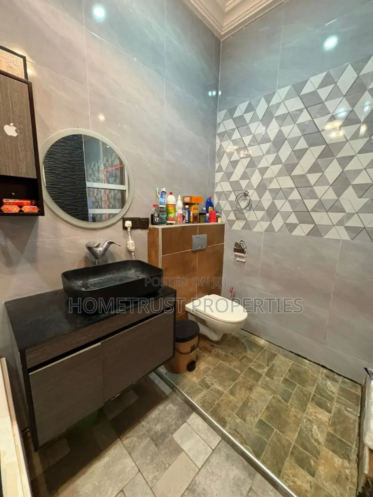 5bdrm House in Amasaman Medie for sale in Amasaman