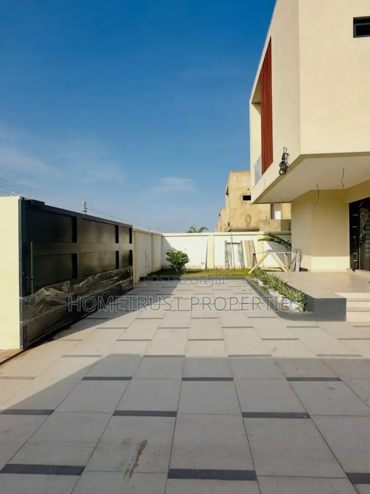 4bdrm Duplex in East Legon, American House for sale in American House