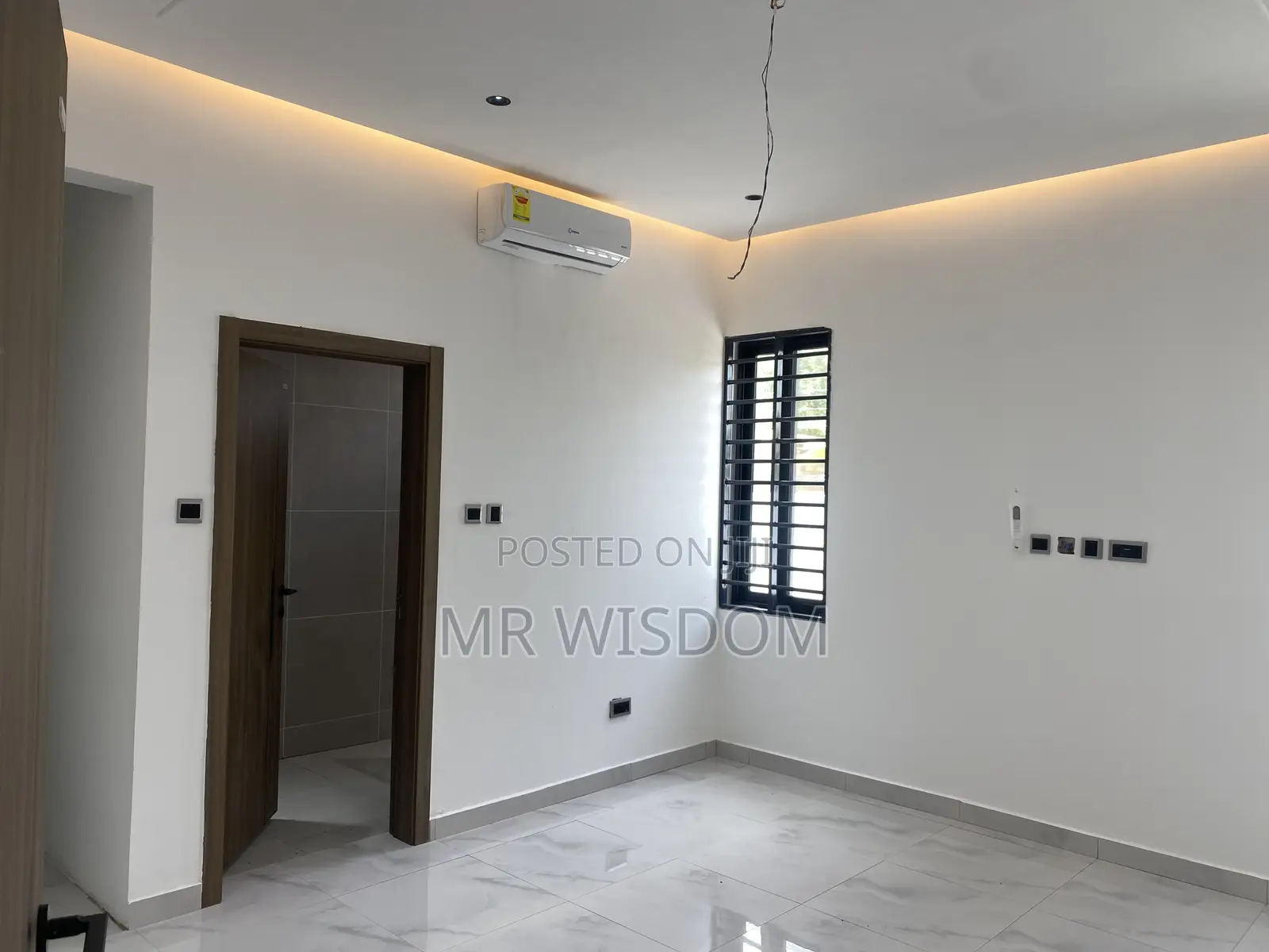 4bdrm Bungalow in Lakeside Estate for sale in Lake Side Estate