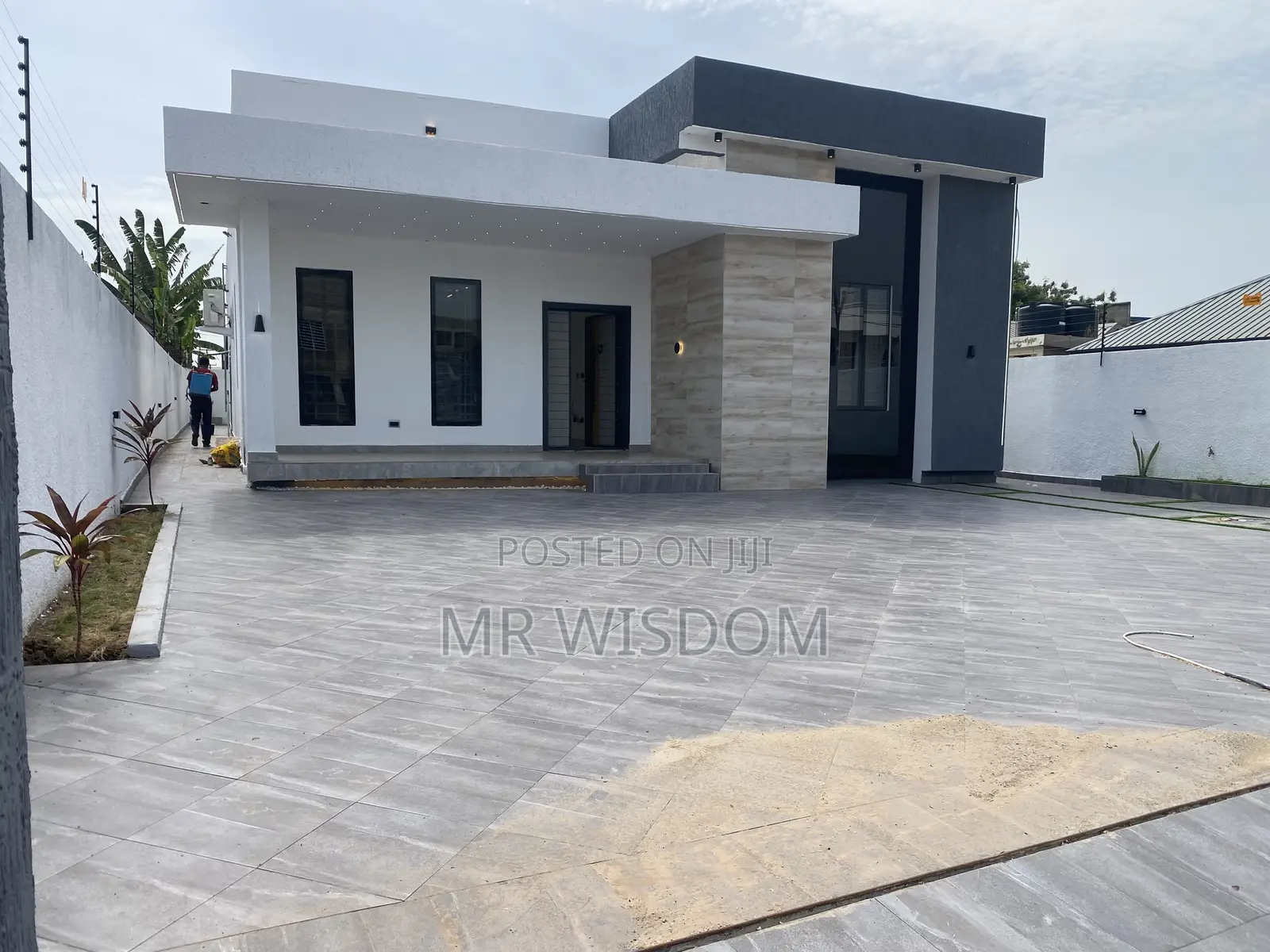 4bdrm Bungalow in Lakeside Estate for sale in Lake Side Estate
