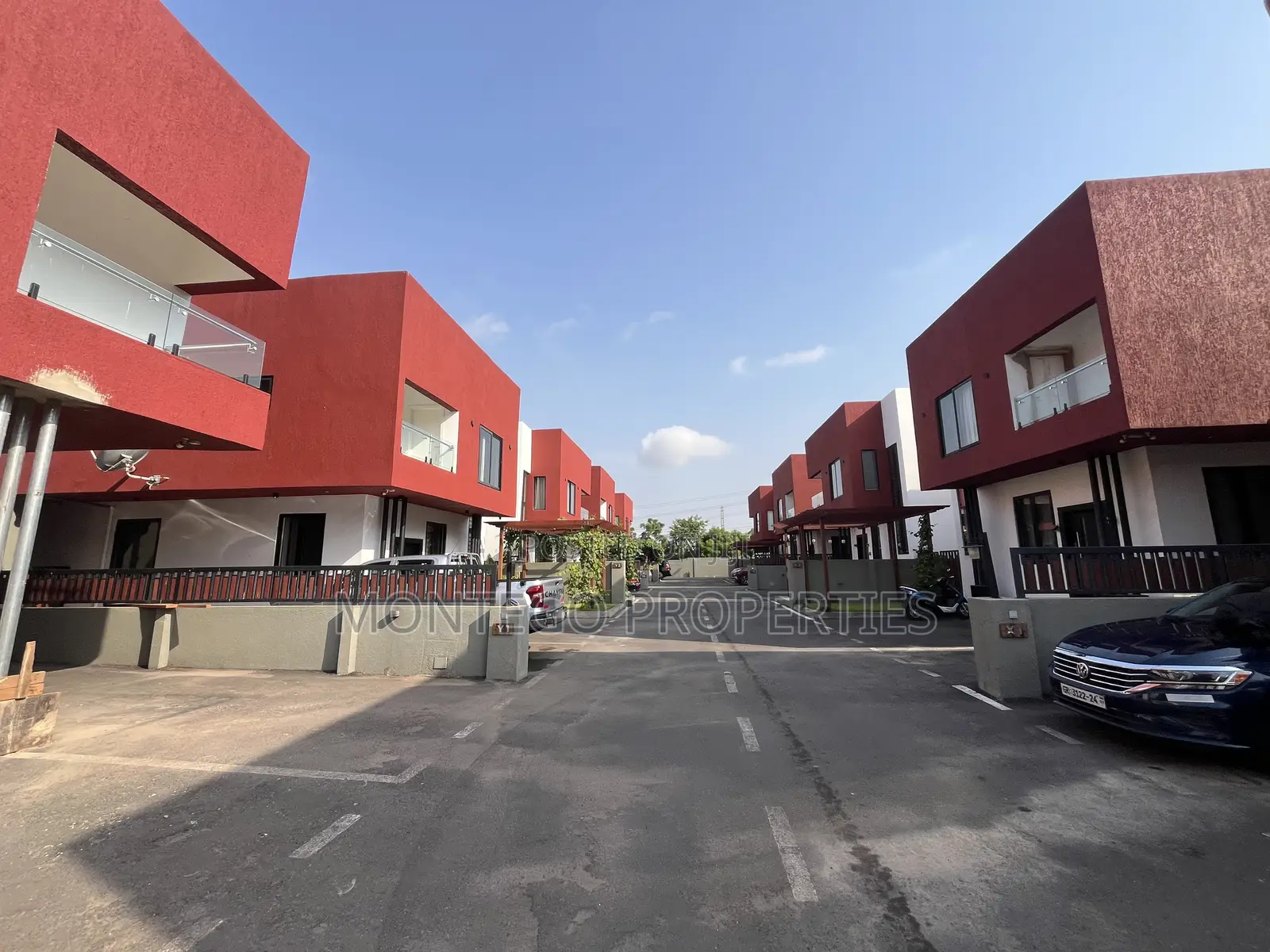 3bdrm Townhouse / Terrace in East Legon, American House for rent in American House