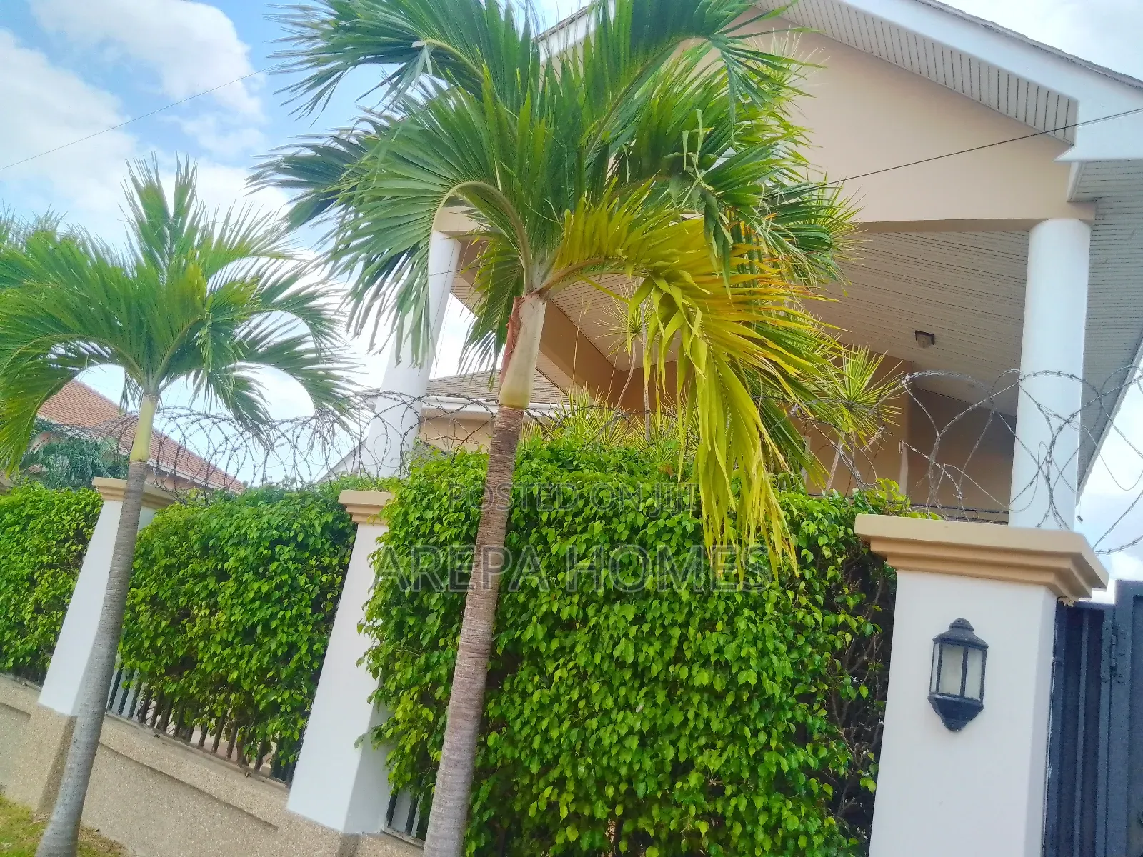 4bdrm Mansion in Arepa Homes, American House for rent in American House