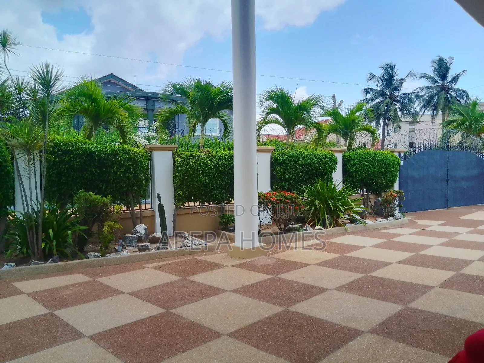 4bdrm Mansion in Arepa Homes, American House for rent in American House