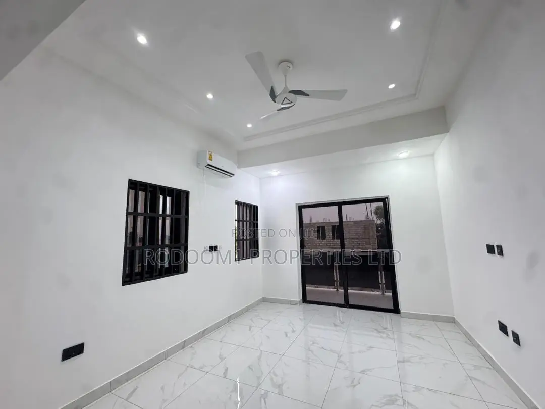 5bdrm House in Adenta Housing for sale in Adenta