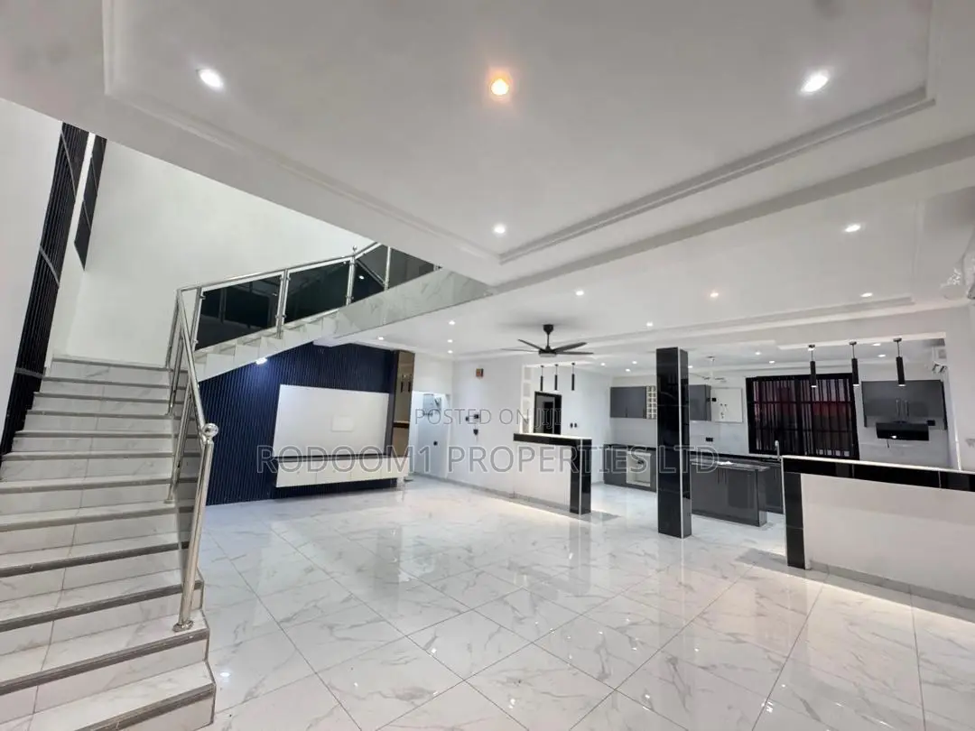 5bdrm House in Adenta Housing for sale in Adenta