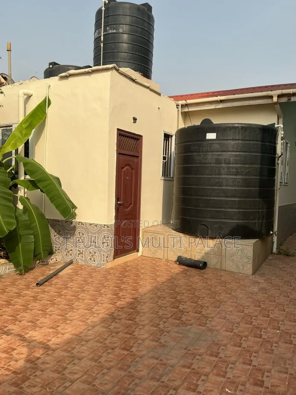 6bdrm House in Botwe Near Little for rent in Little Roses Area
