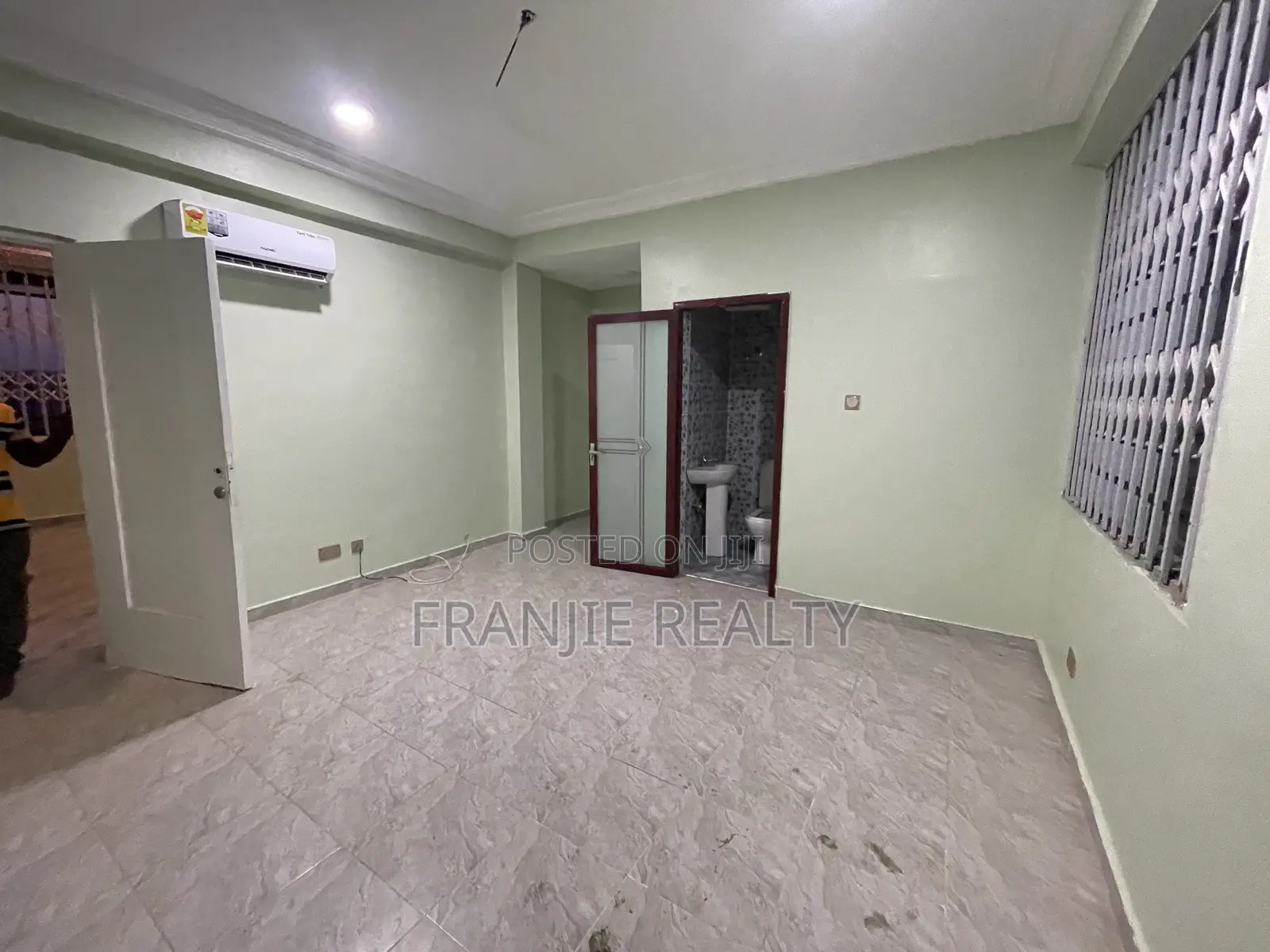 2bdrm Apartment in Franjie Realty, Lapaz for rent in Lapaz