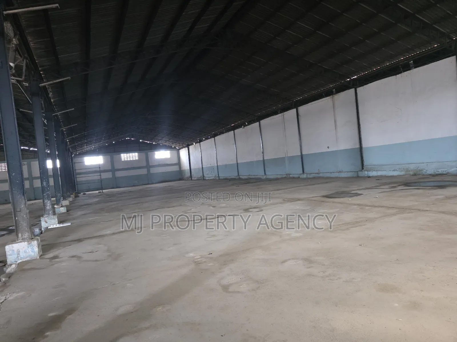 2200 SQM Warehouse at Community 1 in Sakumono