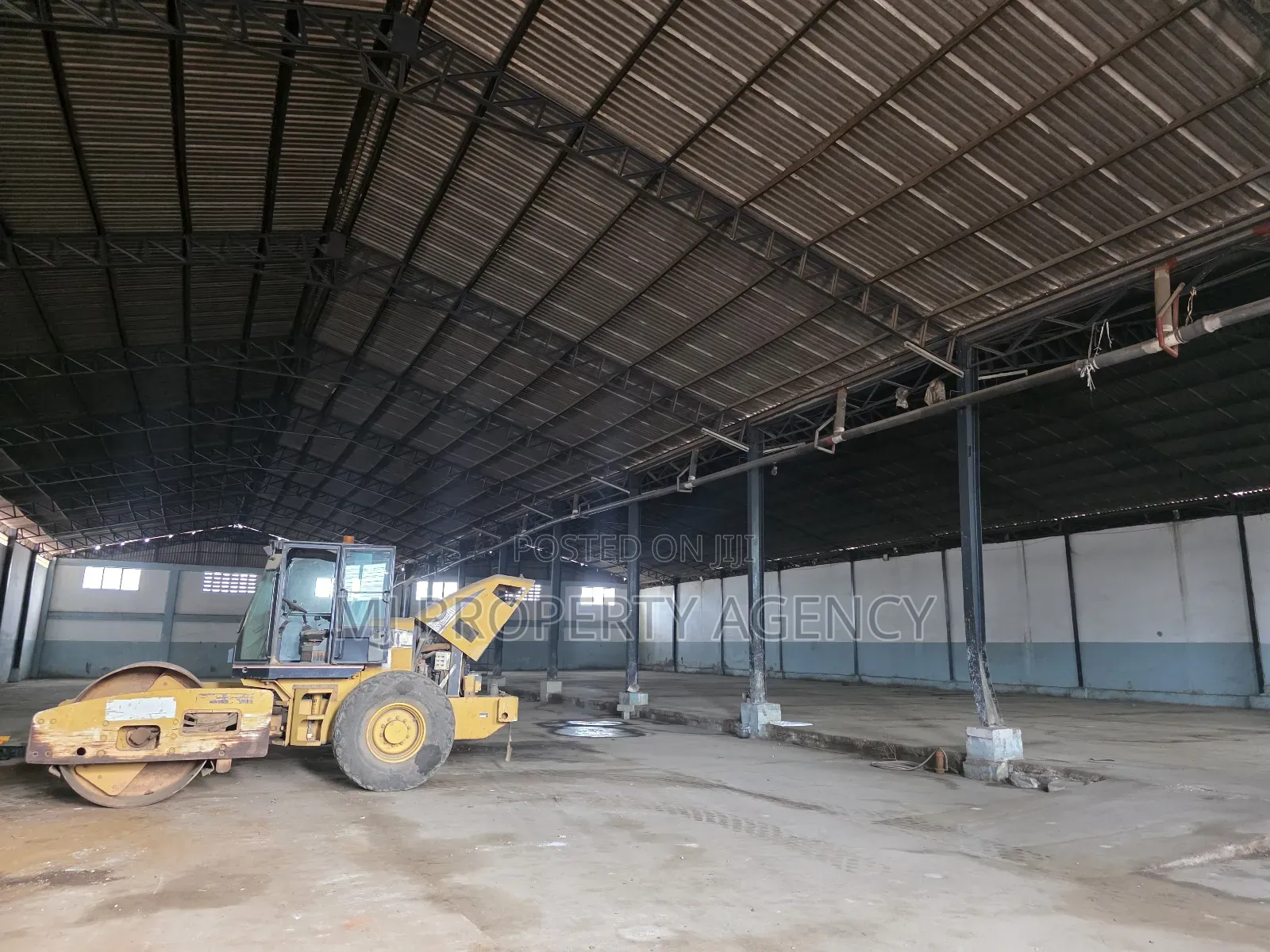 2200 SQM Warehouse at Community 1 in Sakumono