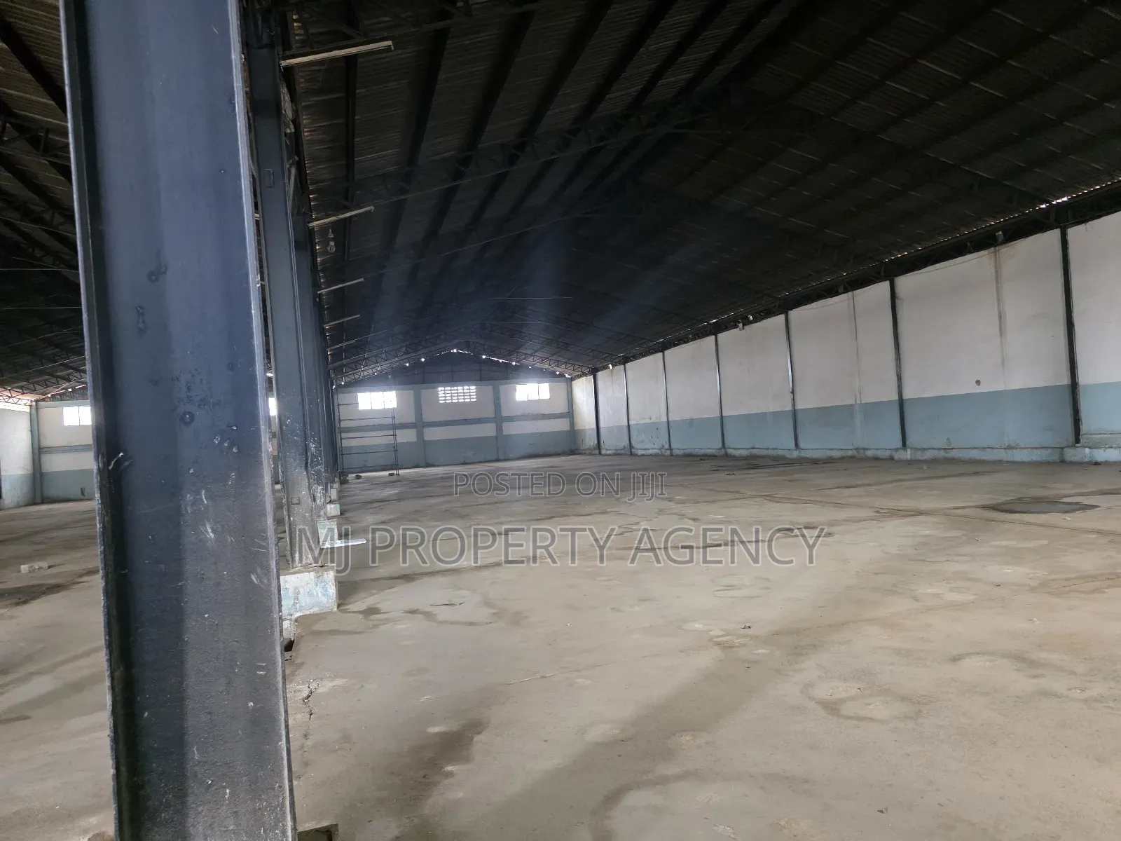 2200 SQM Warehouse at Community 1 in Sakumono