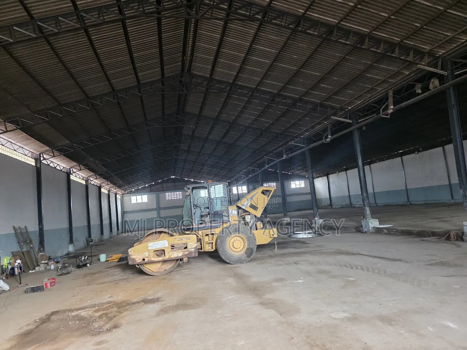 2200 SQM Warehouse at Community 1 in Sakumono