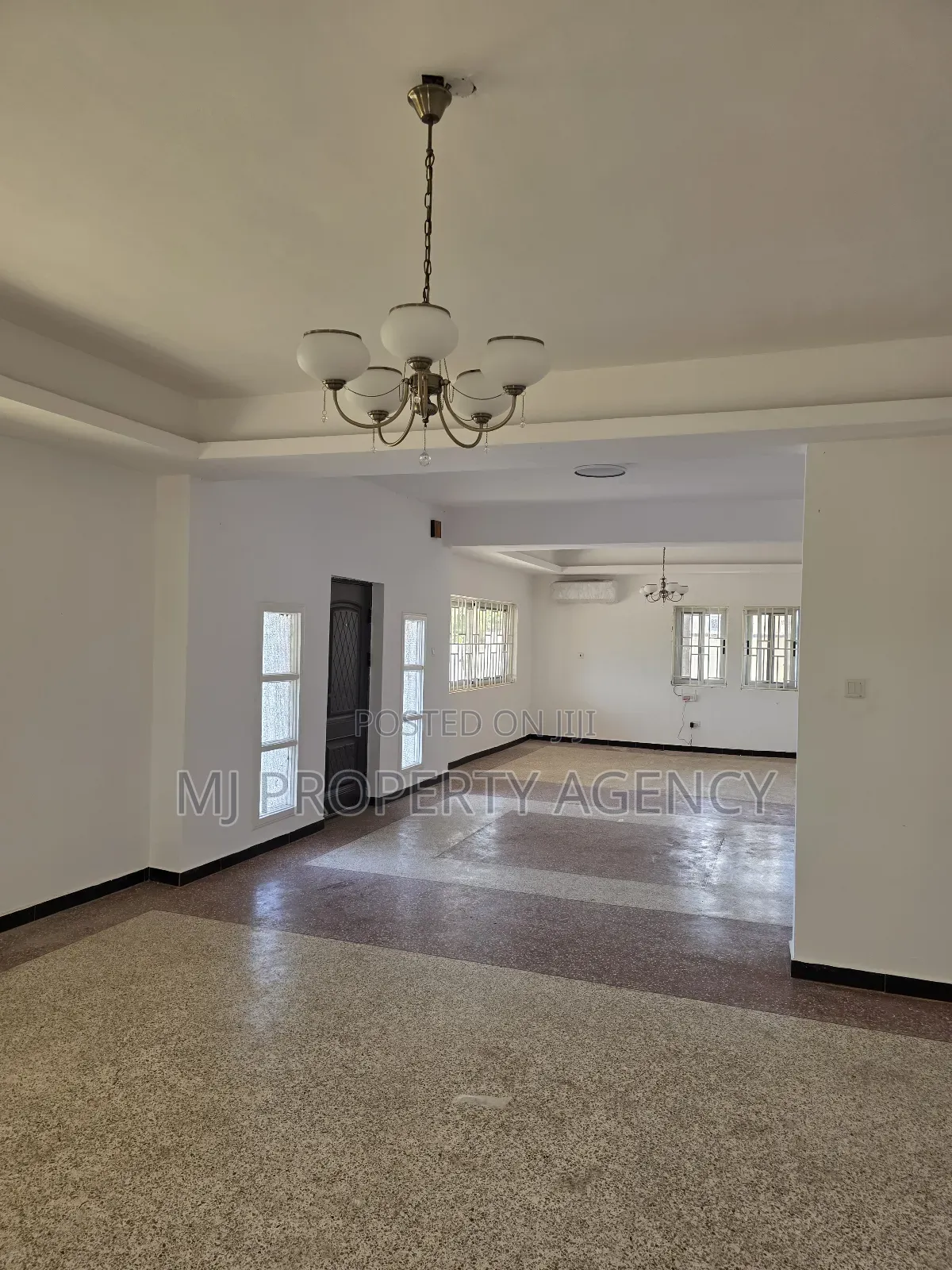 6bdrm House in Community 3, Sakumono for rent in Sakumono