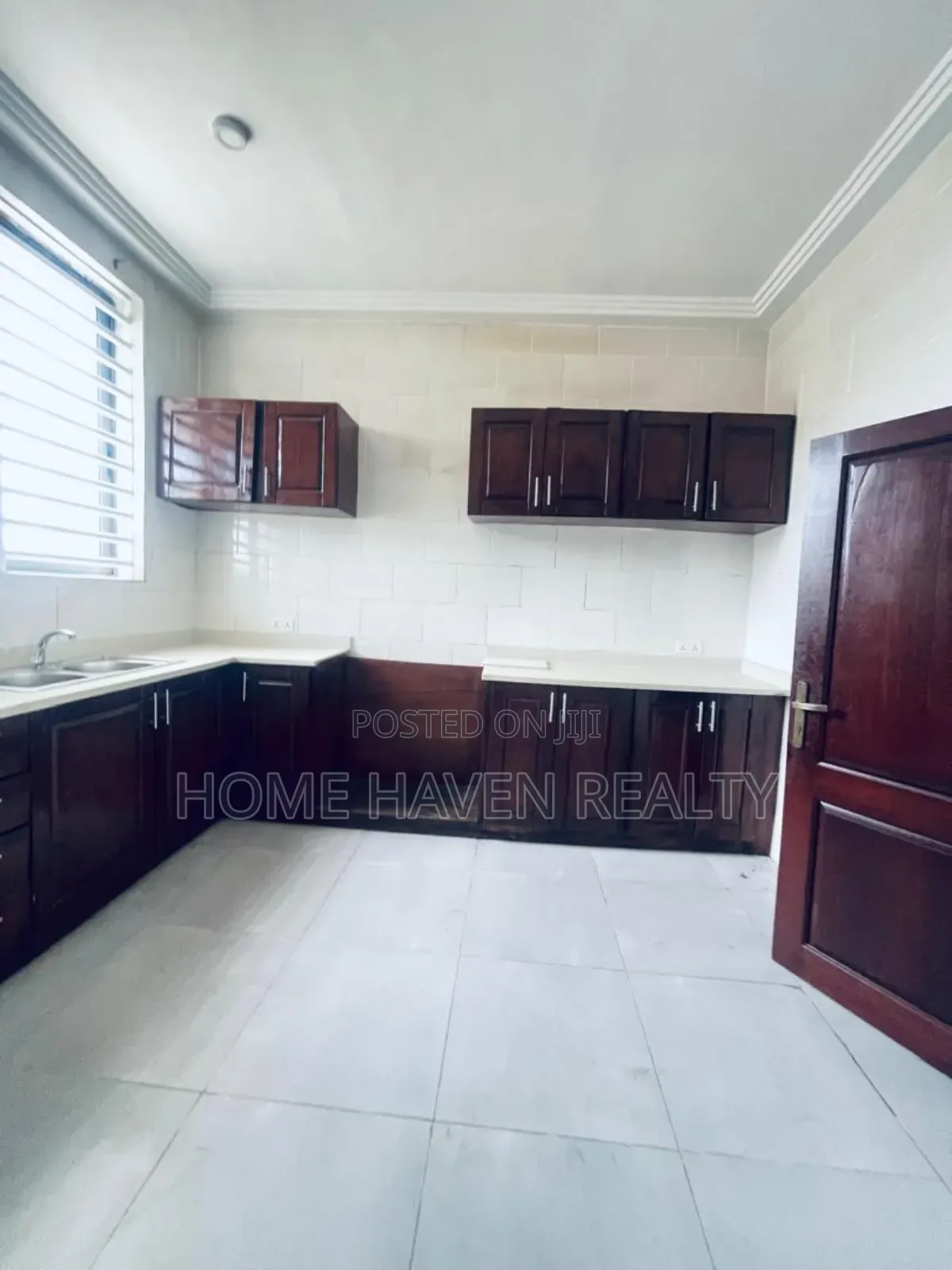 3bdrm Apartment in East Legon, Police Station for rent in Police Station