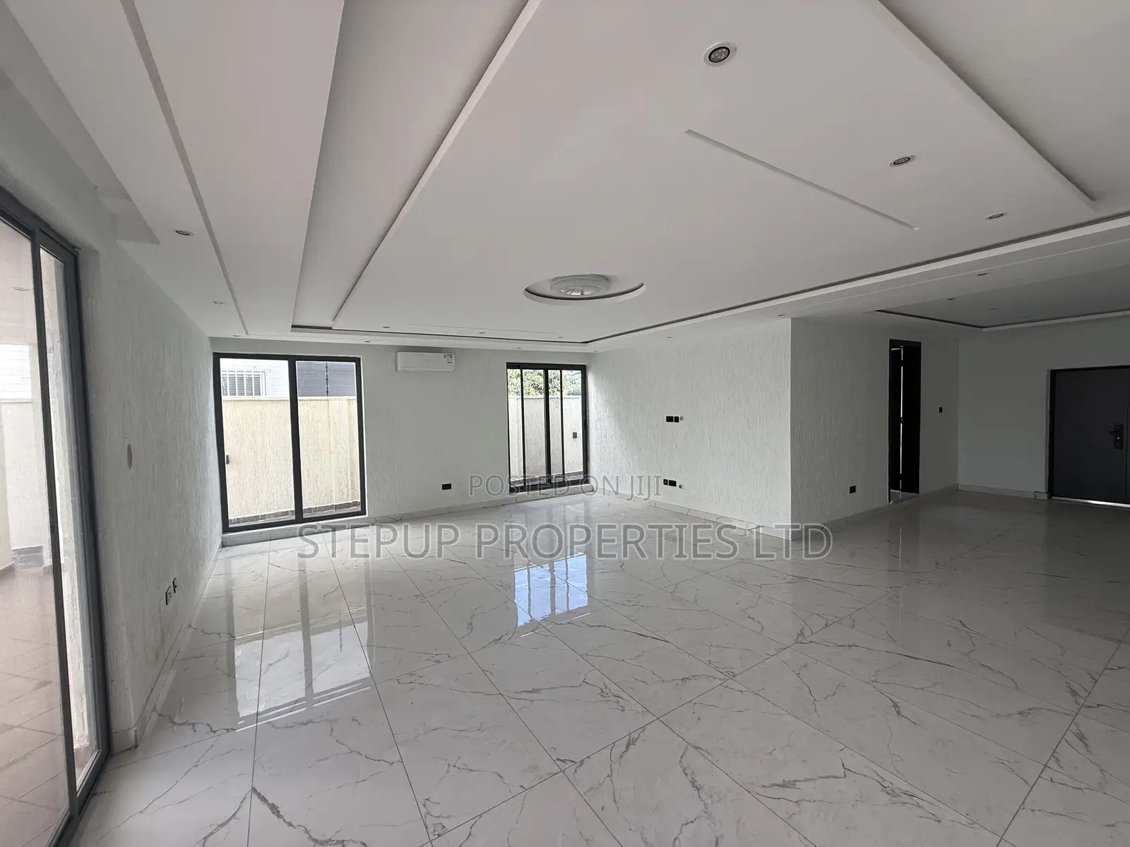 5bdrm House in East Legon, A&C Mall Area for sale in A&C Mall Area