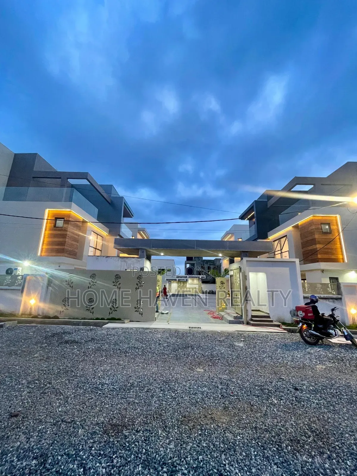 5bdrm House in East Legon Hills, Police Station for sale in Police Station