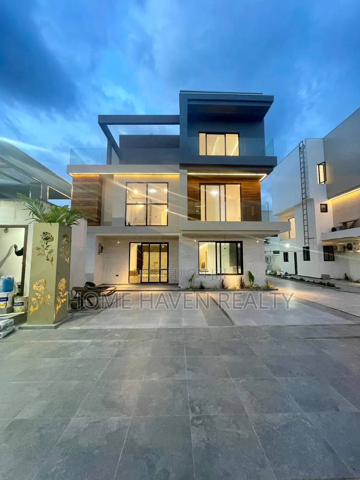 5bdrm House in East Legon Hills, Police Station for sale in Police Station