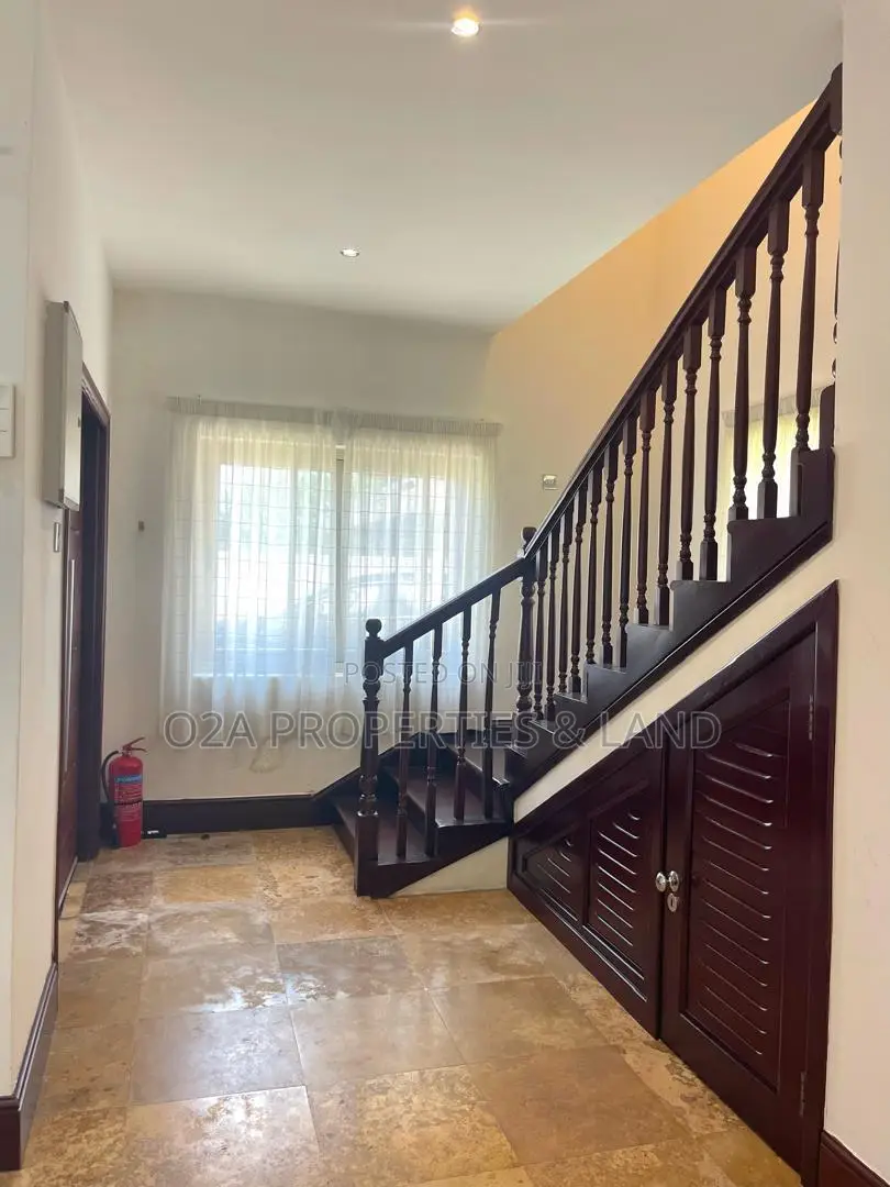 Furnished 3bdrm House in Airport Residential for rent in Airport Residential Area