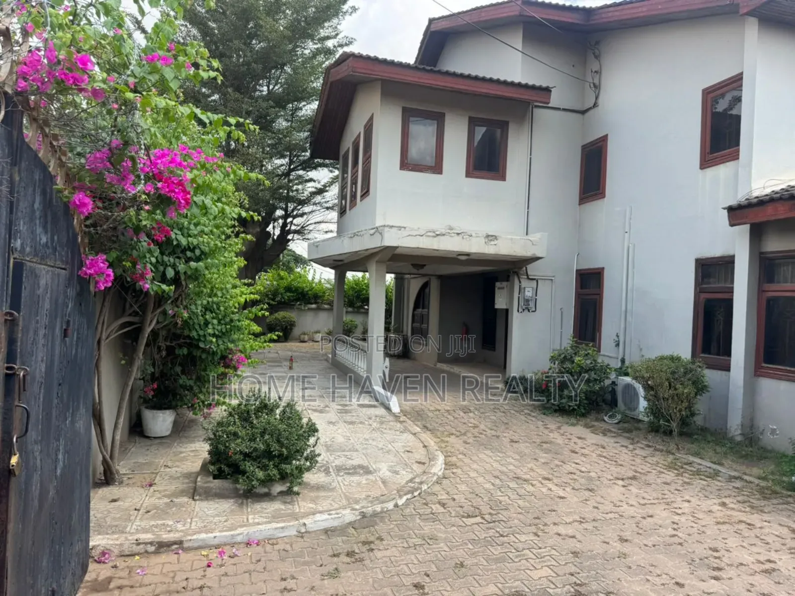 4bdrm House in Achimota Abc, Neoplan for sale in Neoplan