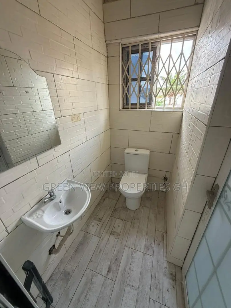 4bdrm Duplex in West Hills Mall Area for rent in West Hills Mall Area