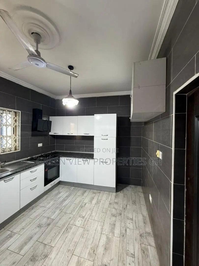 4bdrm Duplex in West Hills Mall Area for rent in West Hills Mall Area
