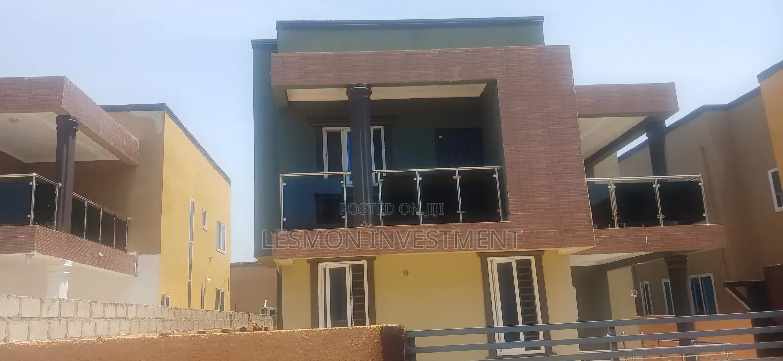 4bdrm Duplex in Agent, Baatsona Total for sale in Baatsona Total
