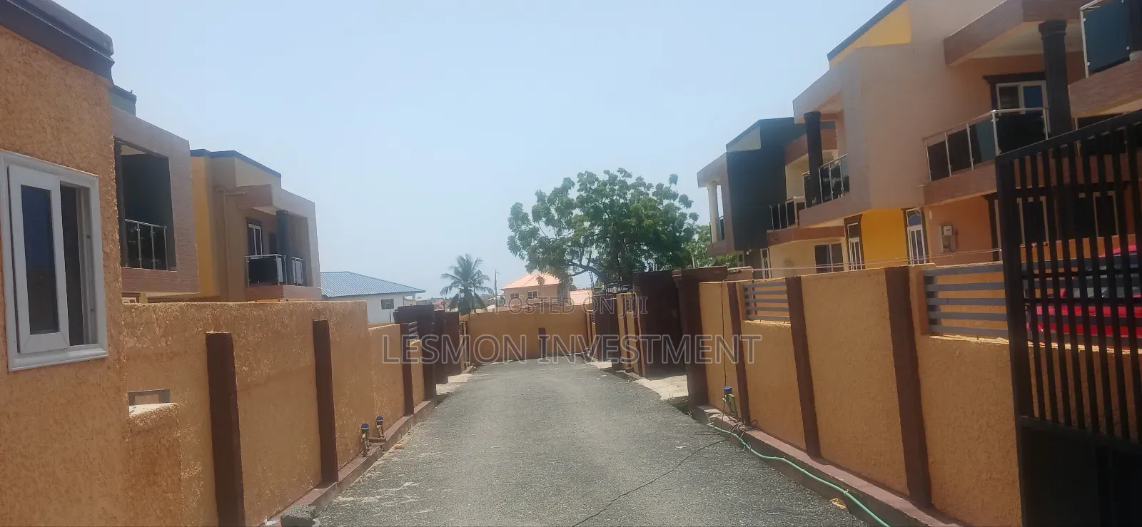 4bdrm Duplex in Agent, Baatsona Total for sale in Baatsona Total