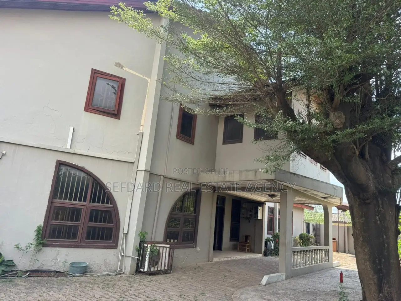 6bdrm House in Sefdard Properties, Achimota for sale in Achimota