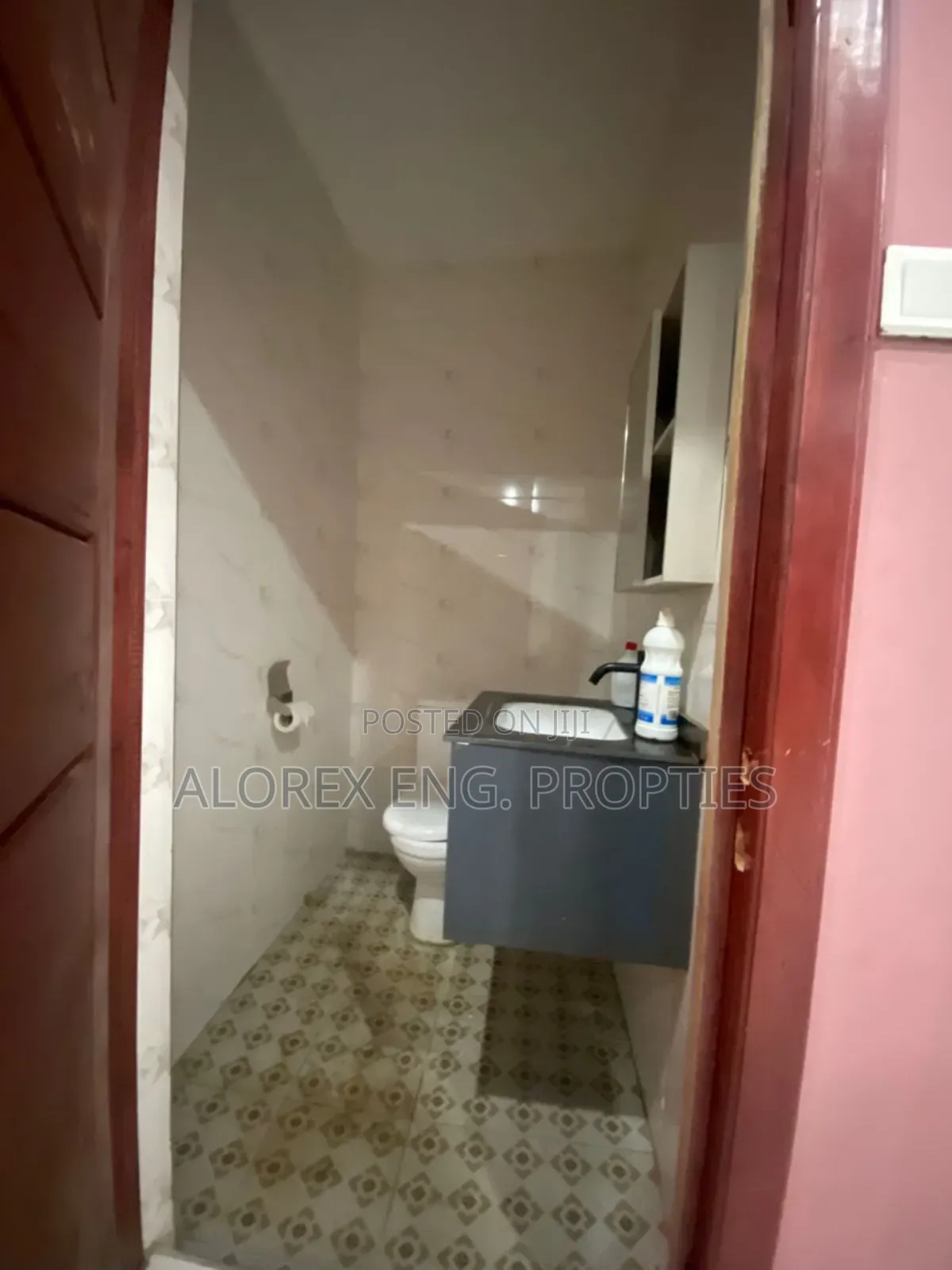 4bdrm Apartment in Adenta, New Site for rent in New Site