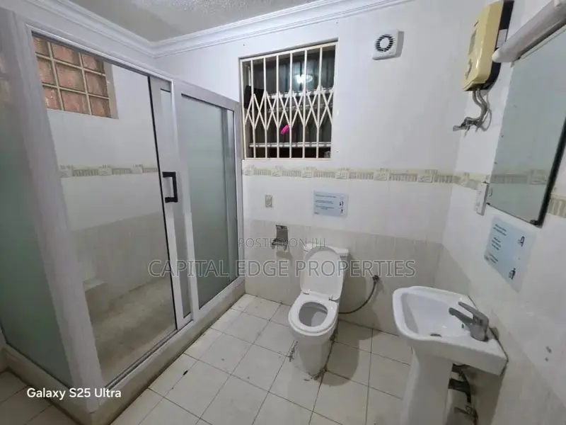5bdrm House in East Legon for rent in East Legon