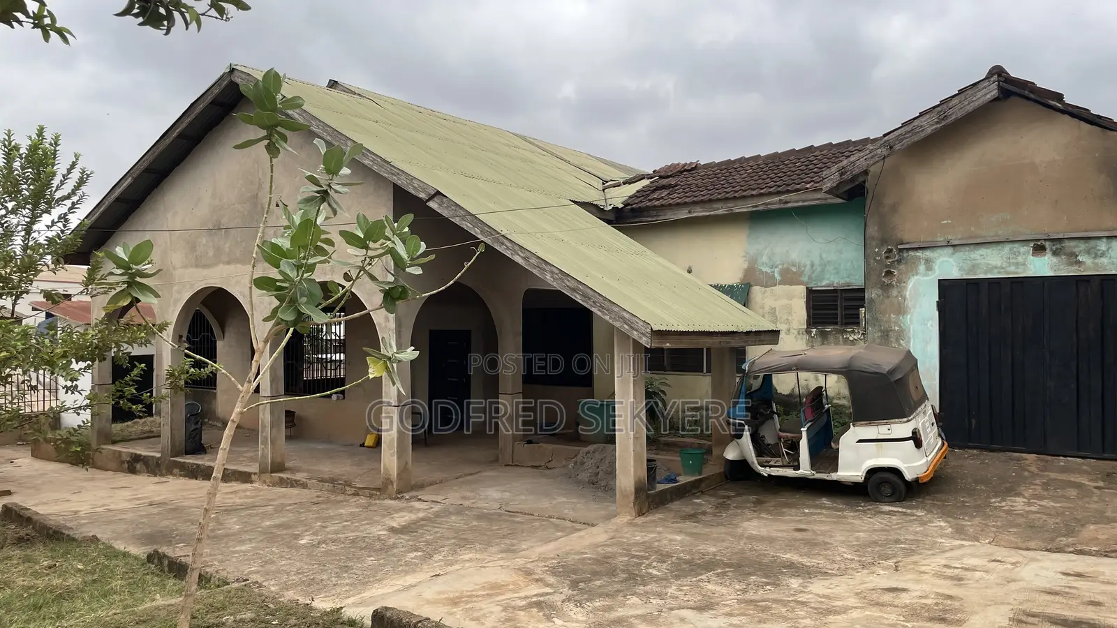 6bdrm House in Adeleke Estates, Kumasi Metropolitan for sale in Kumasi Metropolitan