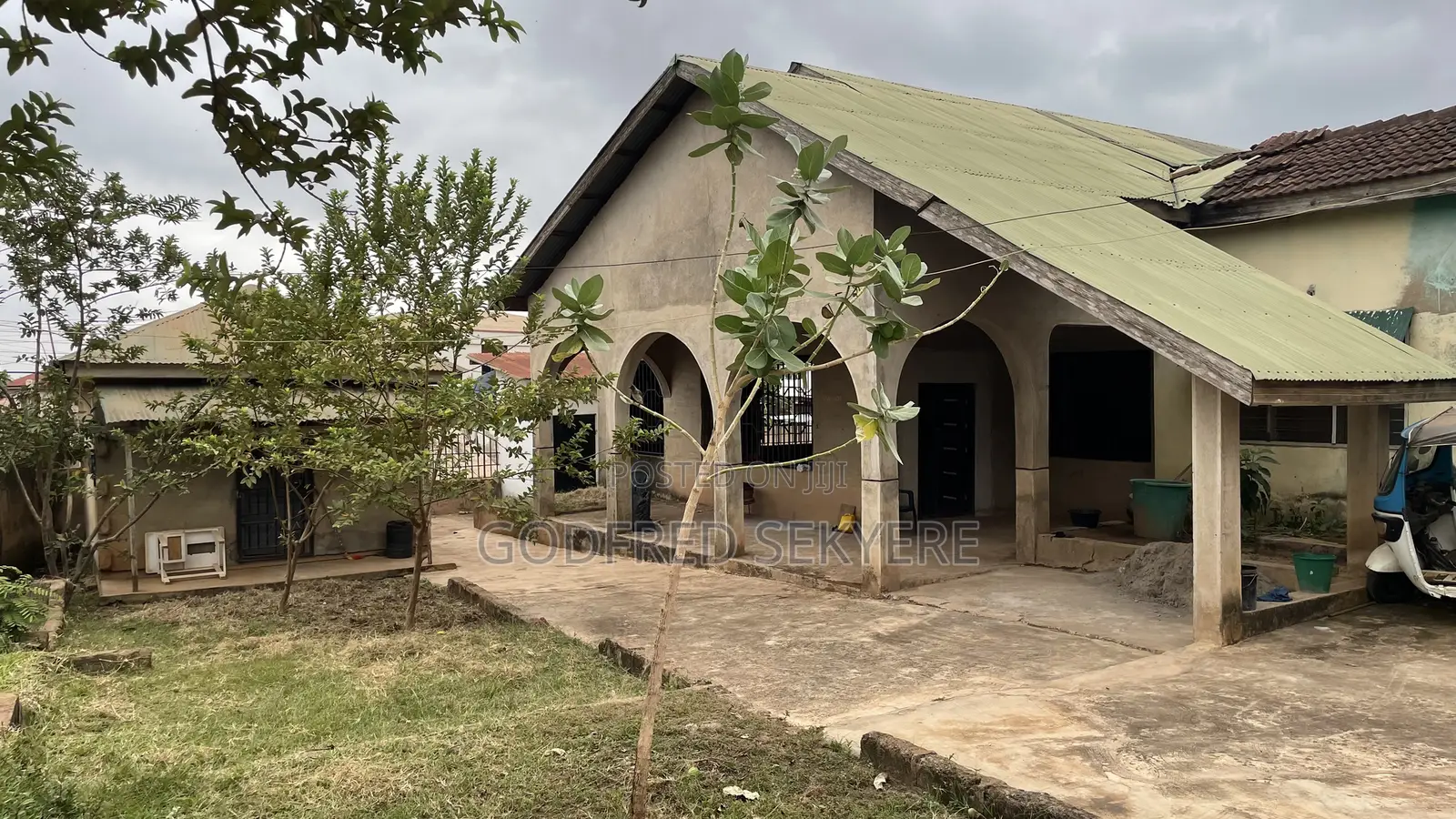 6bdrm House in Adeleke Estates, Kumasi Metropolitan for sale in Kumasi Metropolitan
