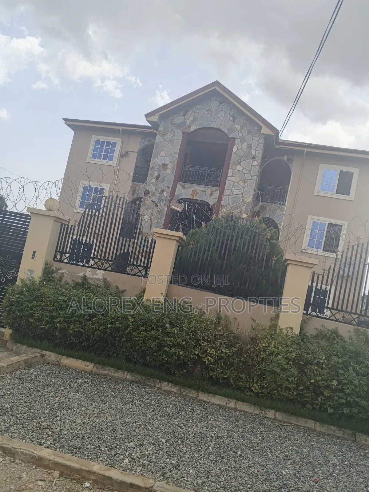 3bdrm Apartment in Air Condition, Oyarifa Mall Area for rent in Oyarifa Mall Area