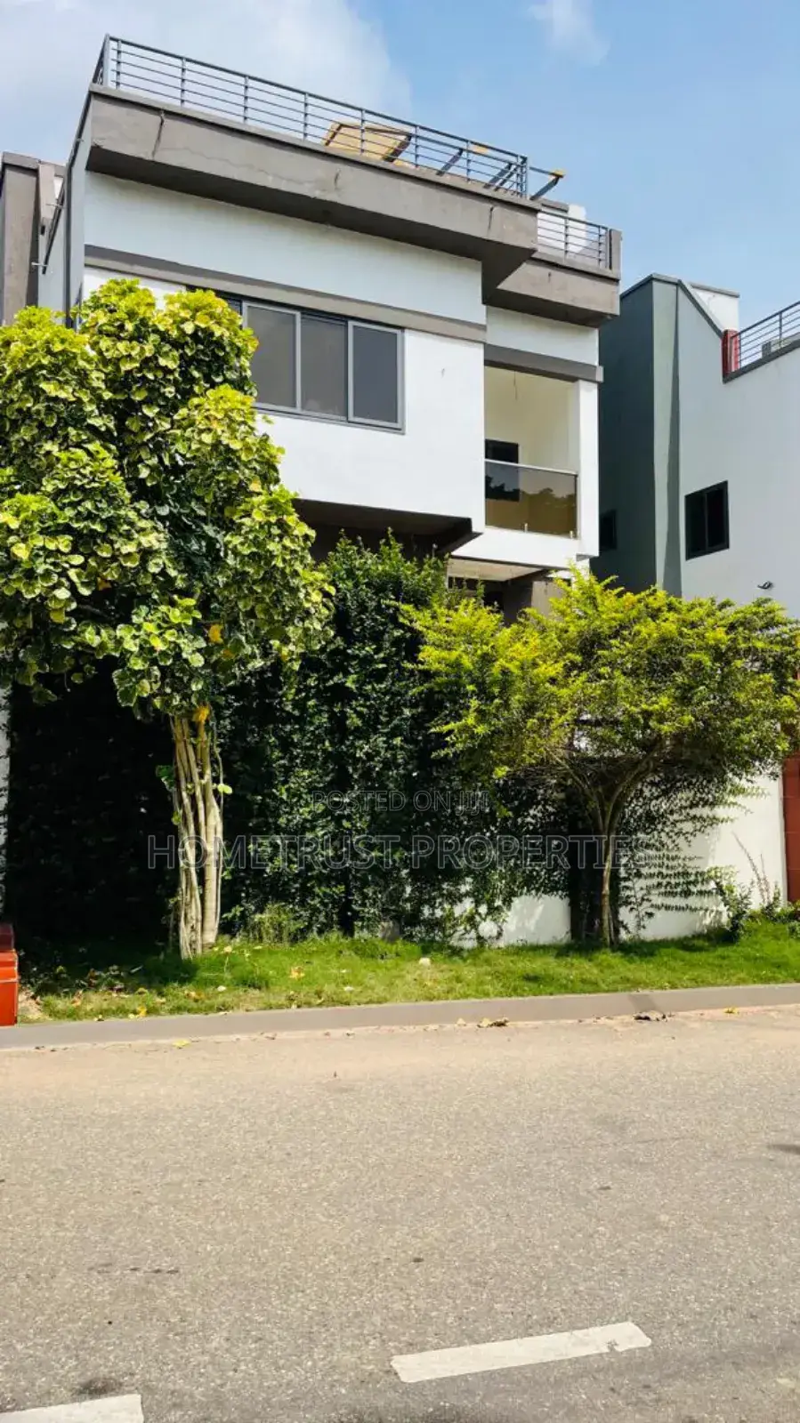 4bdrm Duplex in Aburi Peduase for sale in Aburi