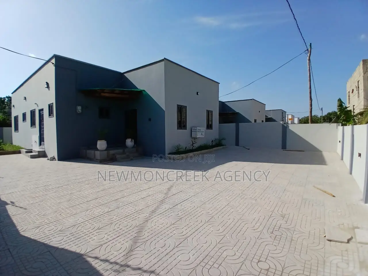 3bdrm Bungalow in Ayi Mensah, Accra Metropolitan for sale in Accra Metropolitan